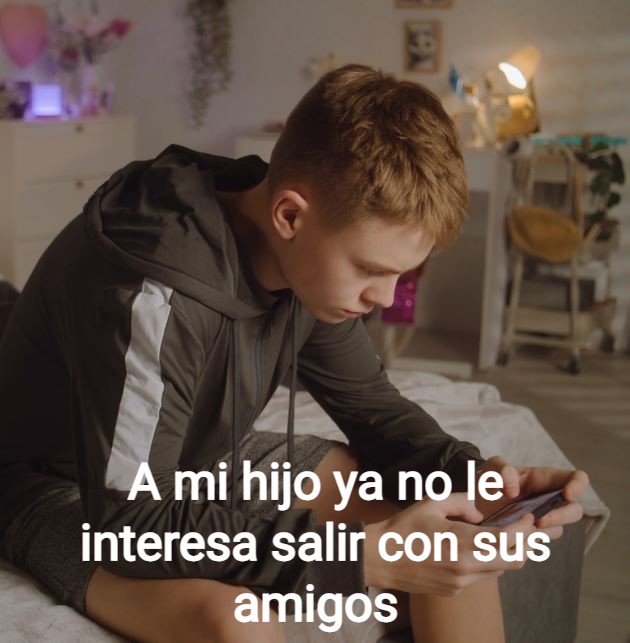 niño jugando solo con videoconsola